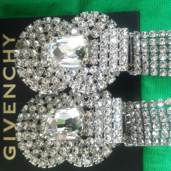 GIVENCHY EARRINGS - Picture 6 of 10